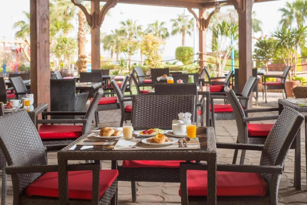 Porto Sokhna Beach Resort Ain Sukhna Buitenkant foto